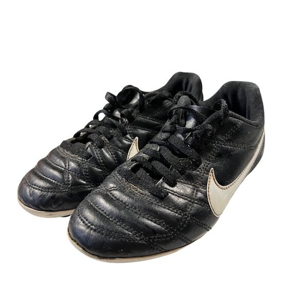 Nike Tiempo Kids Soccer Cleats Size 12 Black & White Leather Upper - Picture 1 of 8